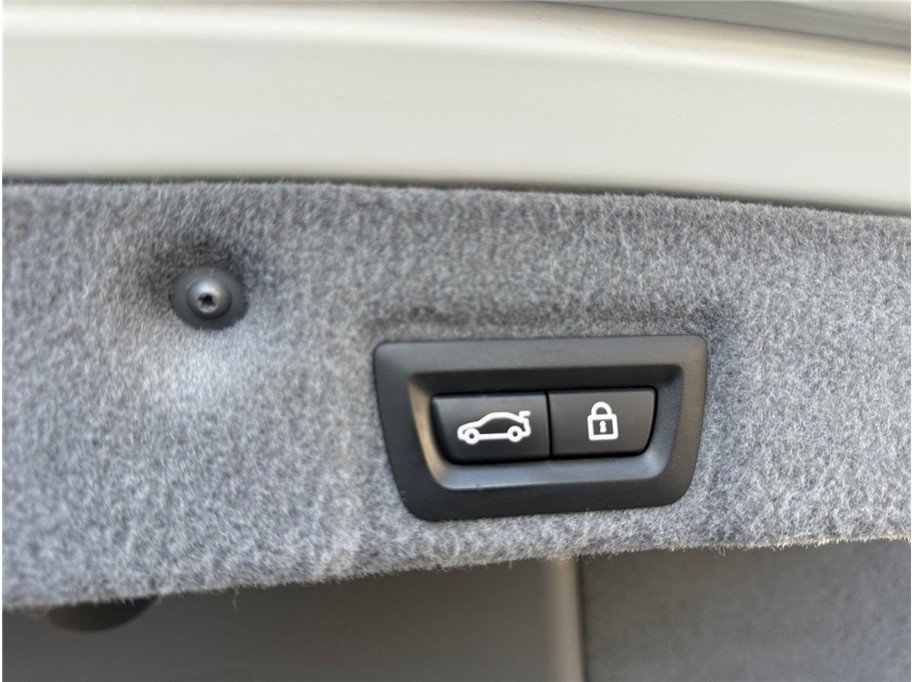 Used 2015 BMW 750Li RWD image 44