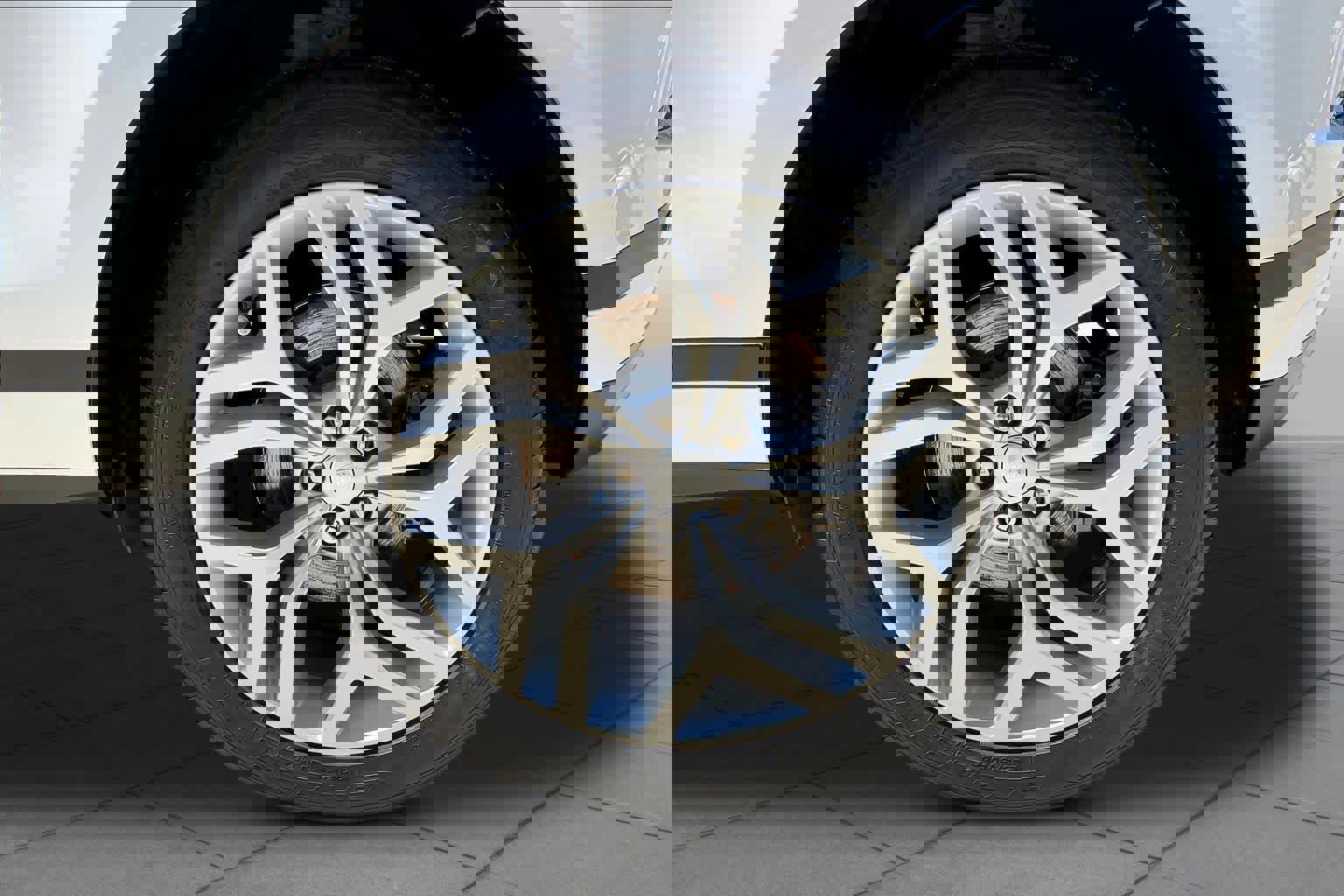 Used 2022 Land Rover Range Rover Evoque S image 11