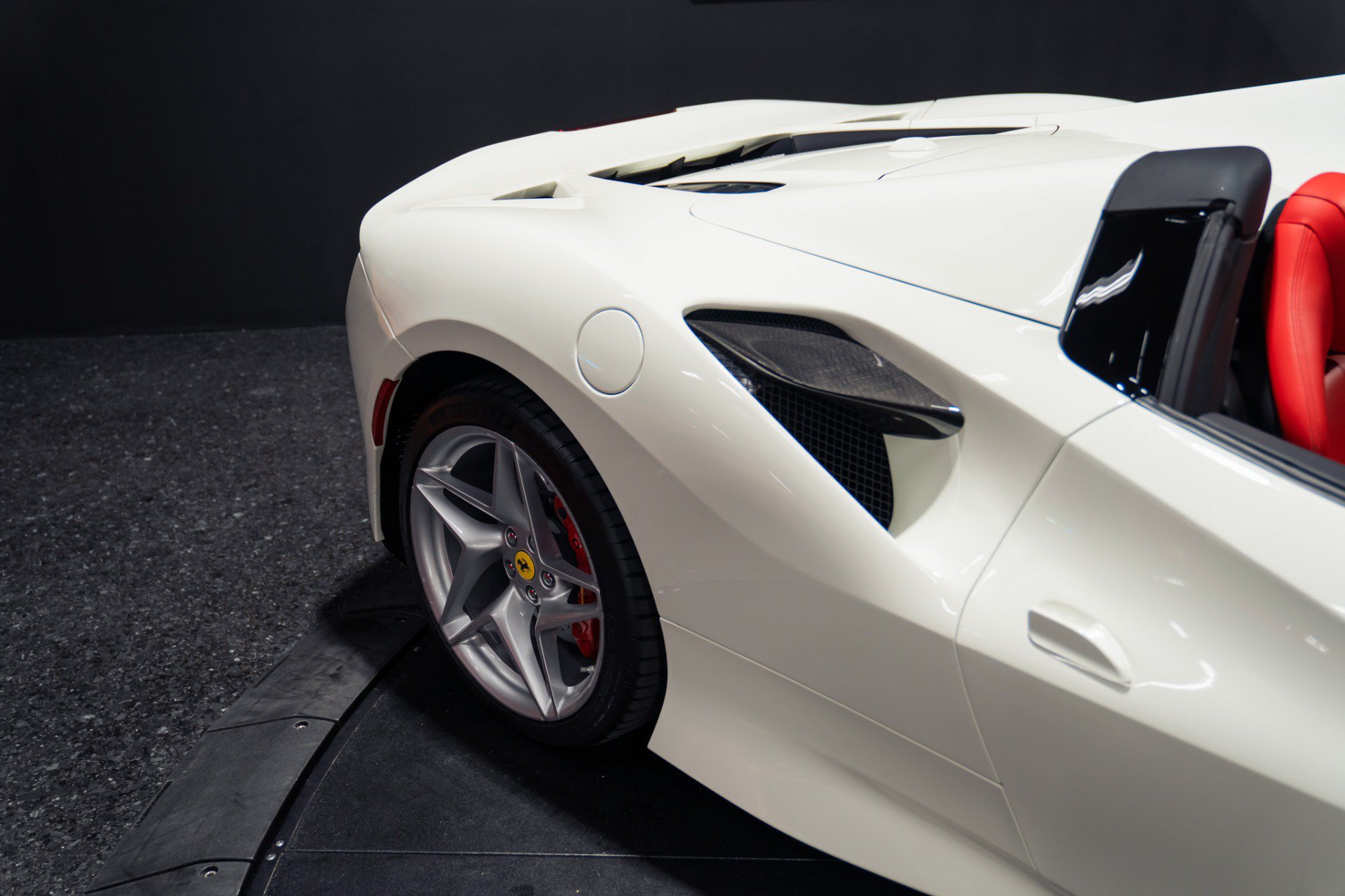 Used 2023 Ferrari F8 Tributo RWD image 7