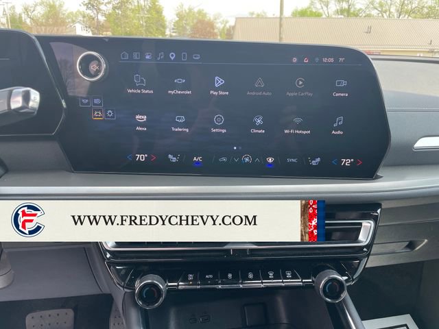 Used 2025 Chevrolet Traverse LT FWD image 17