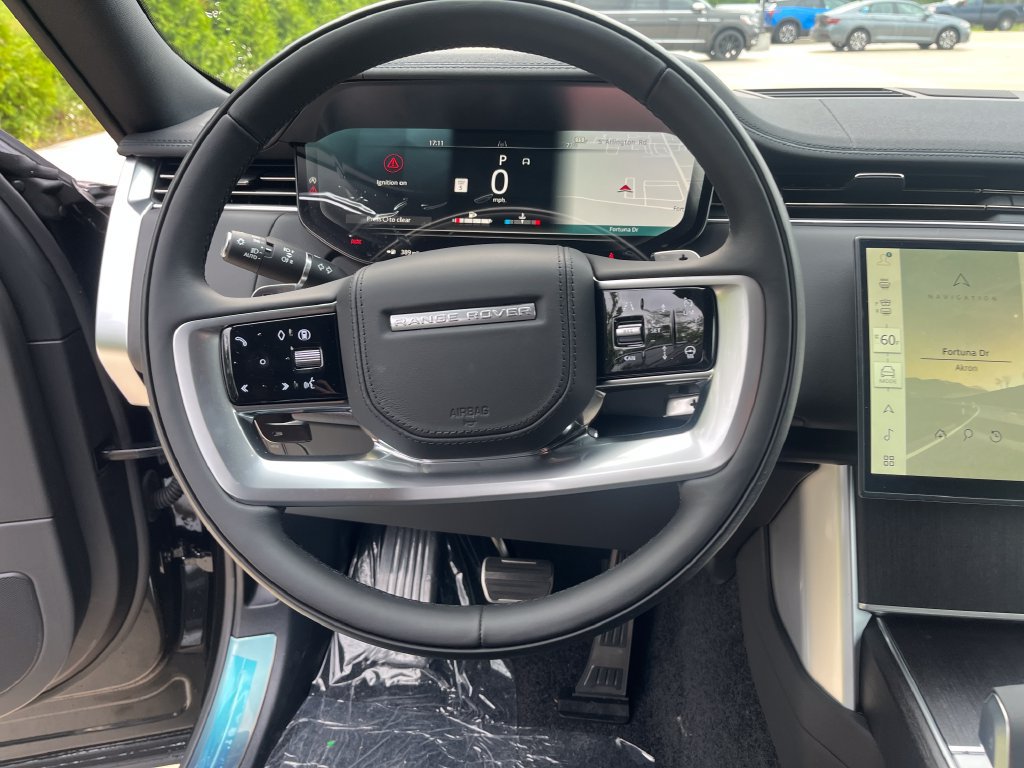 New 2026 Land Rover Range Rover Long Wheelbase SE AWD/4WD image 15