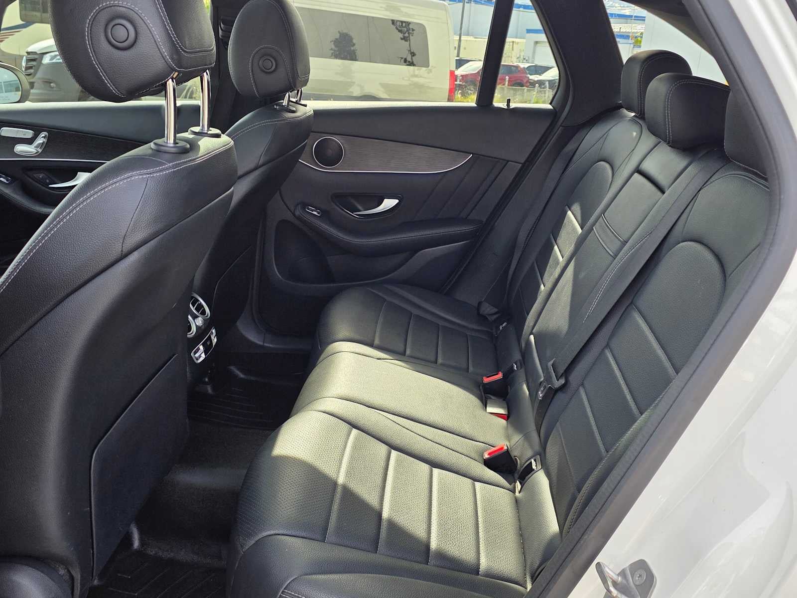 Used 2020 Mercedes-Benz GLC 300 4MATIC image 16