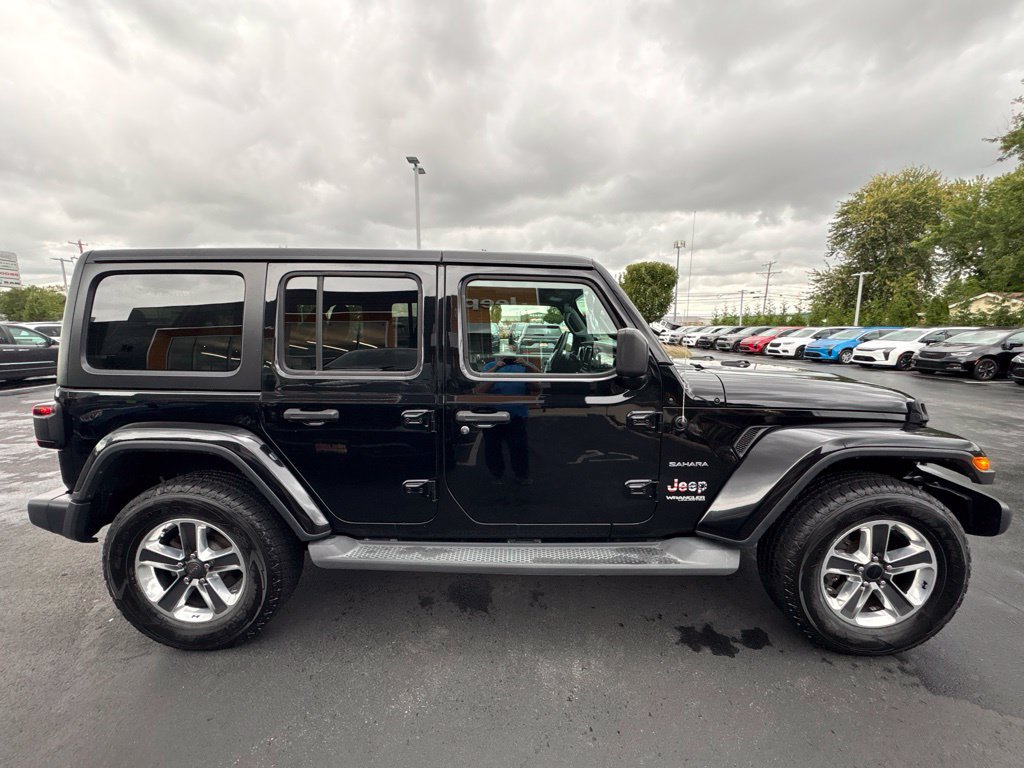 Used 2018 Jeep Wrangler Unlimited Sahara AWD/4WD image 6