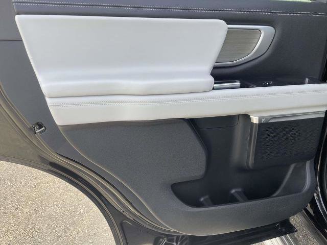 Certified 2025 Ford Expedition Platinum image 24