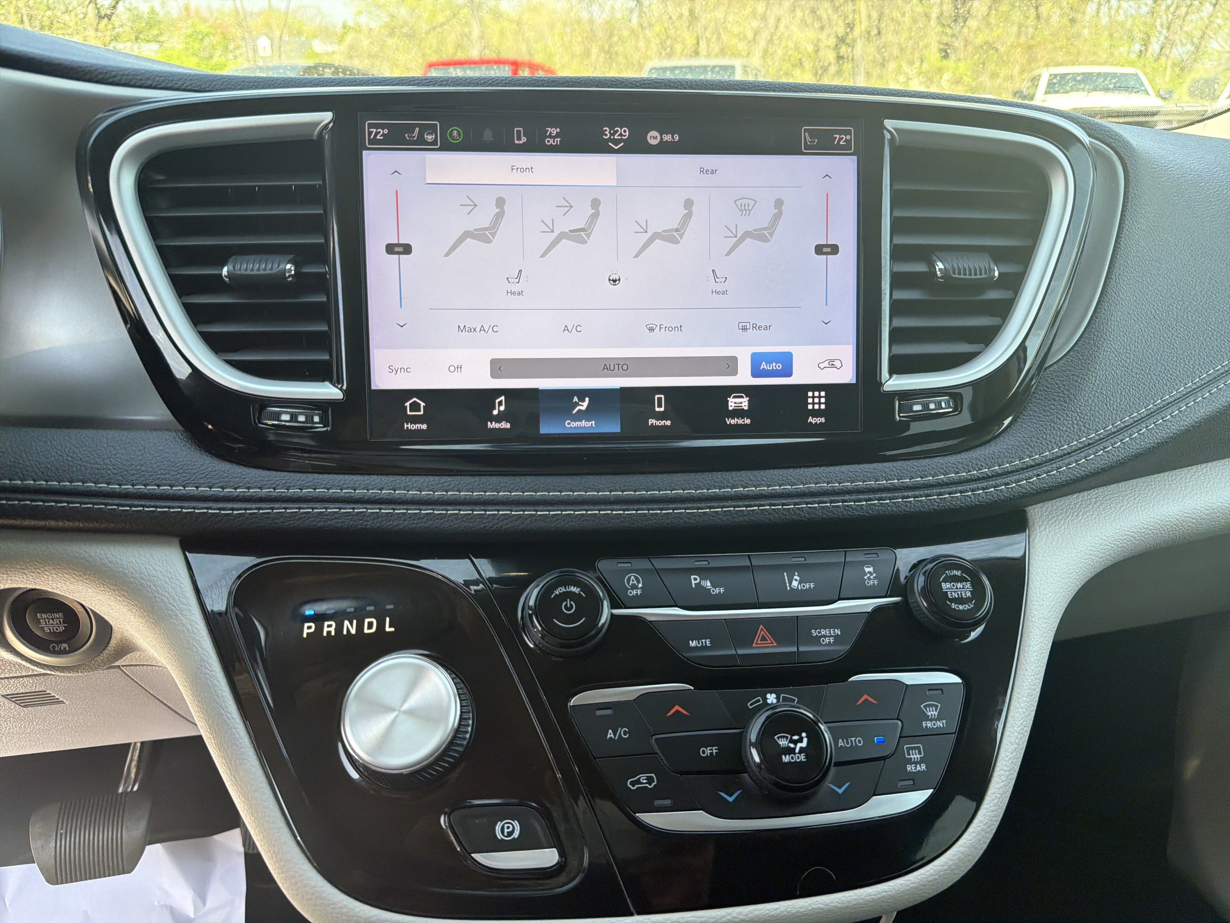 Used 2023 Chrysler Pacifica Touring-L image 23