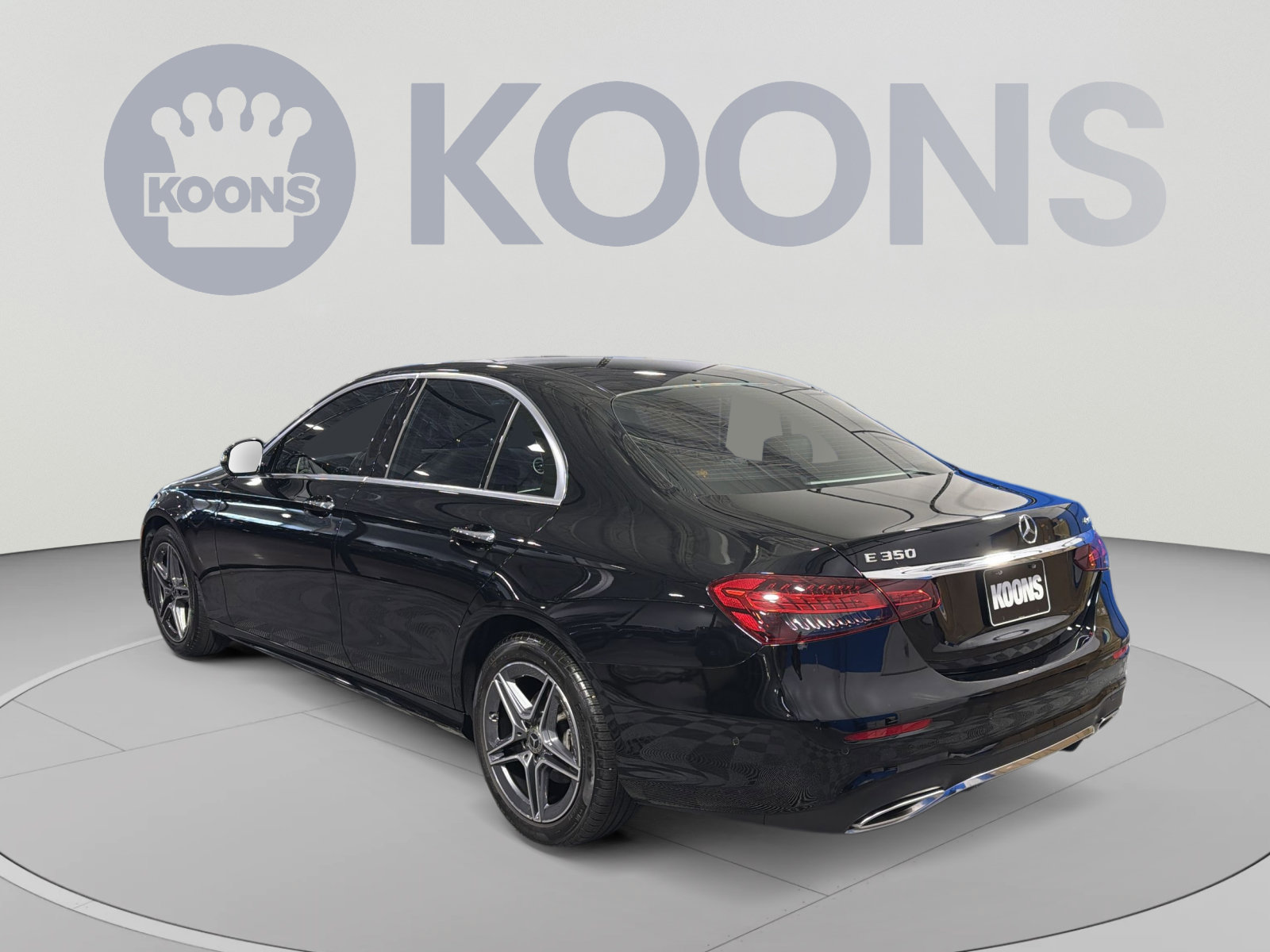 Used 2023 Mercedes-Benz E 350 4MATIC Sedan w/ Premium Package image 4