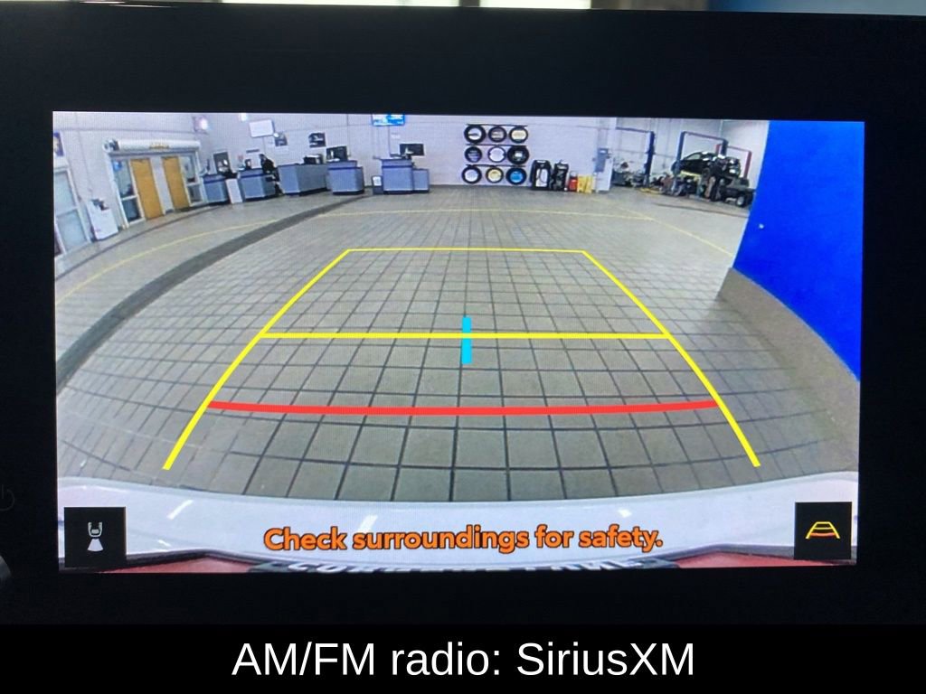 Used 2025 Toyota Camry SE FWD image 3