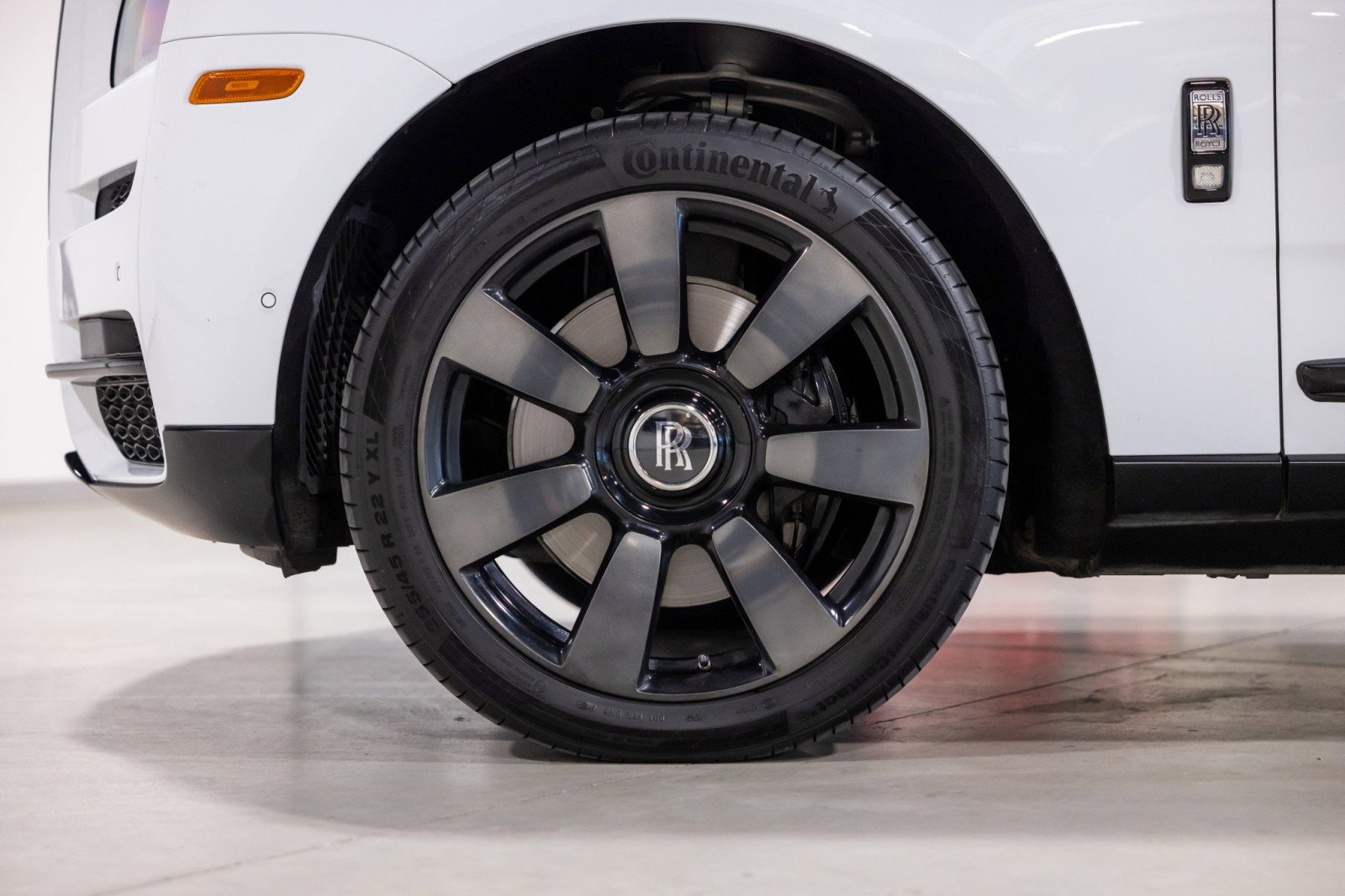 Used 2019 Rolls-Royce Cullinan image 18