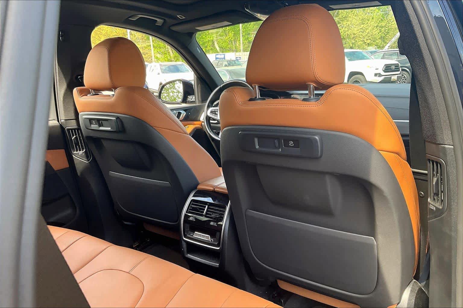Used 2022 BMW X5 xDrive40i w/ M Sport Package AWD/4WD image 20
