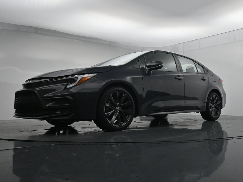 Used 2025 Toyota Corolla SE FWD image 34