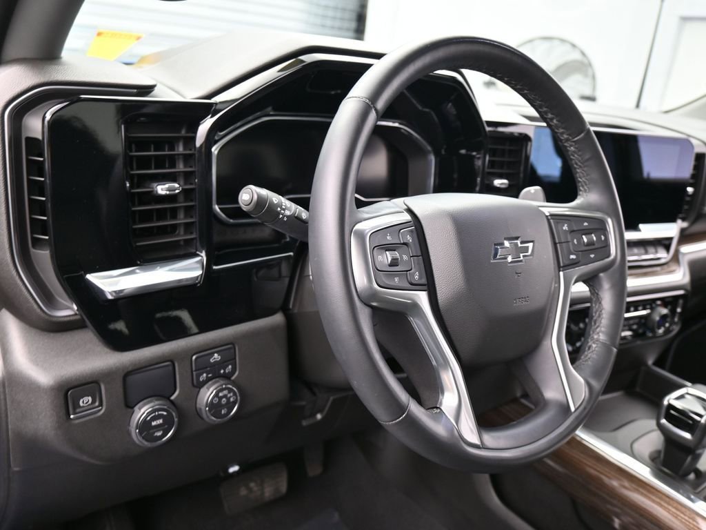 Used 2023 Chevrolet Silverado 1500 RST image 15