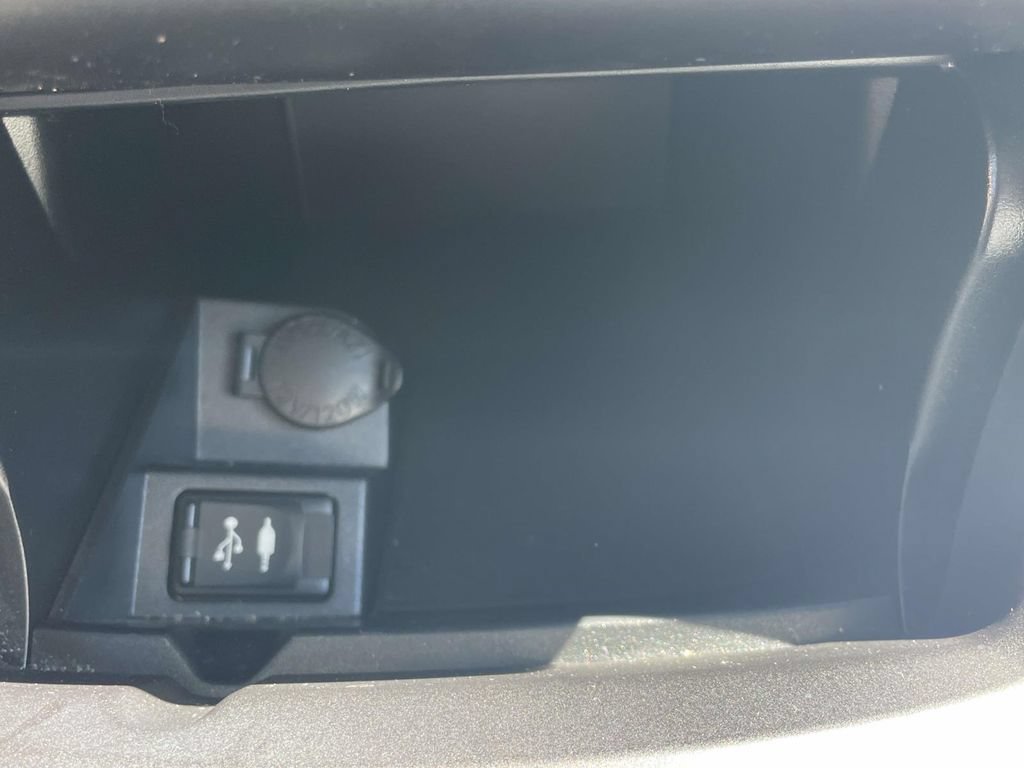 Used 2017 Toyota Camry LE FWD image 19