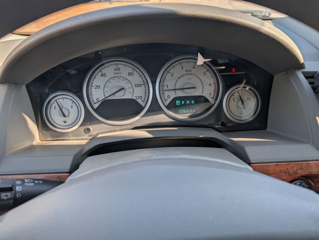 Used 2008 Chrysler Town & Country LX image 17