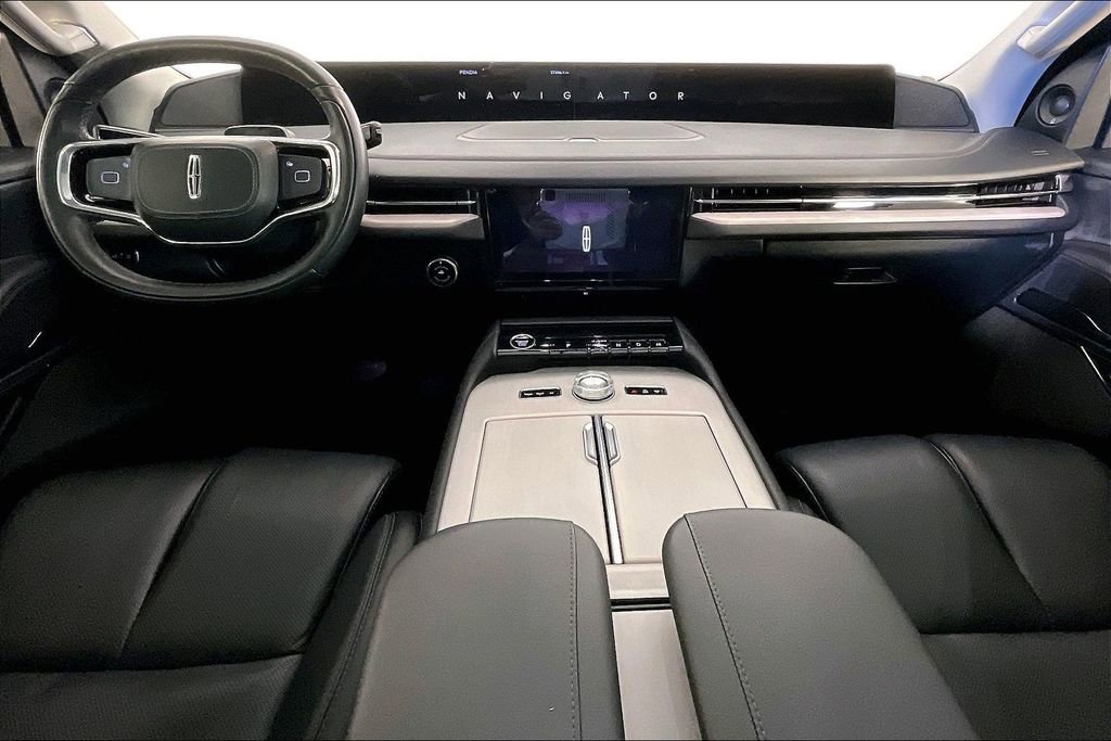 Used 2025 Lincoln Navigator Reserve AWD/4WD image 20