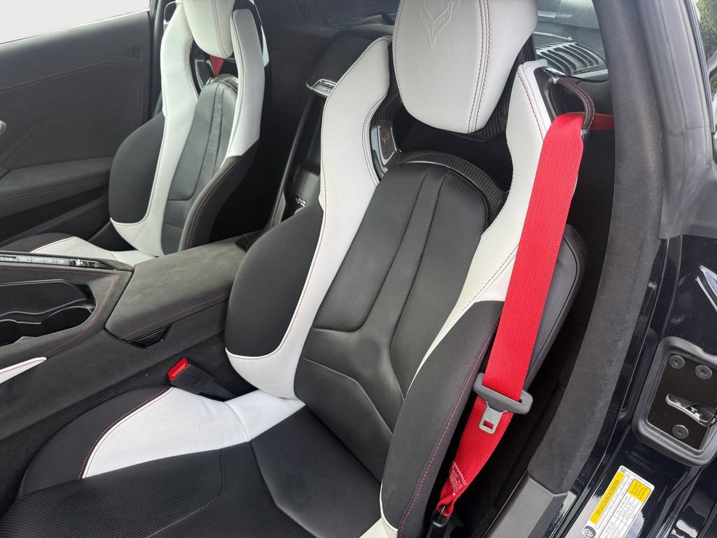 Used 2023 Chevrolet Corvette Z06 w/ Z07 Performance Package RWD image 26