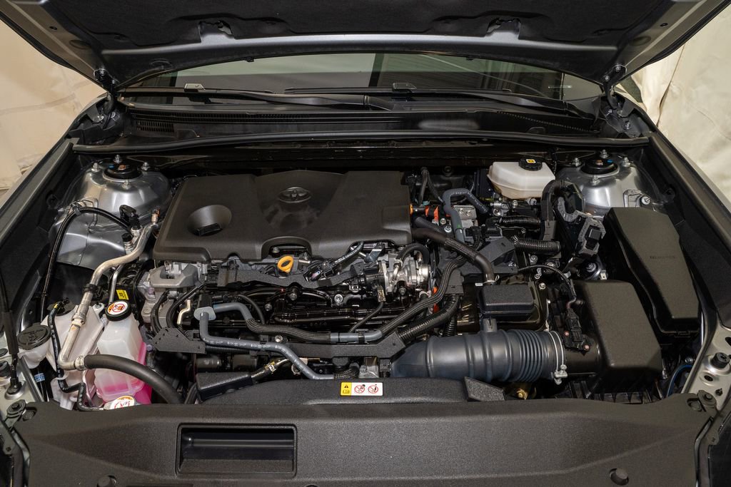 Used 2025 Toyota Camry SE image 18