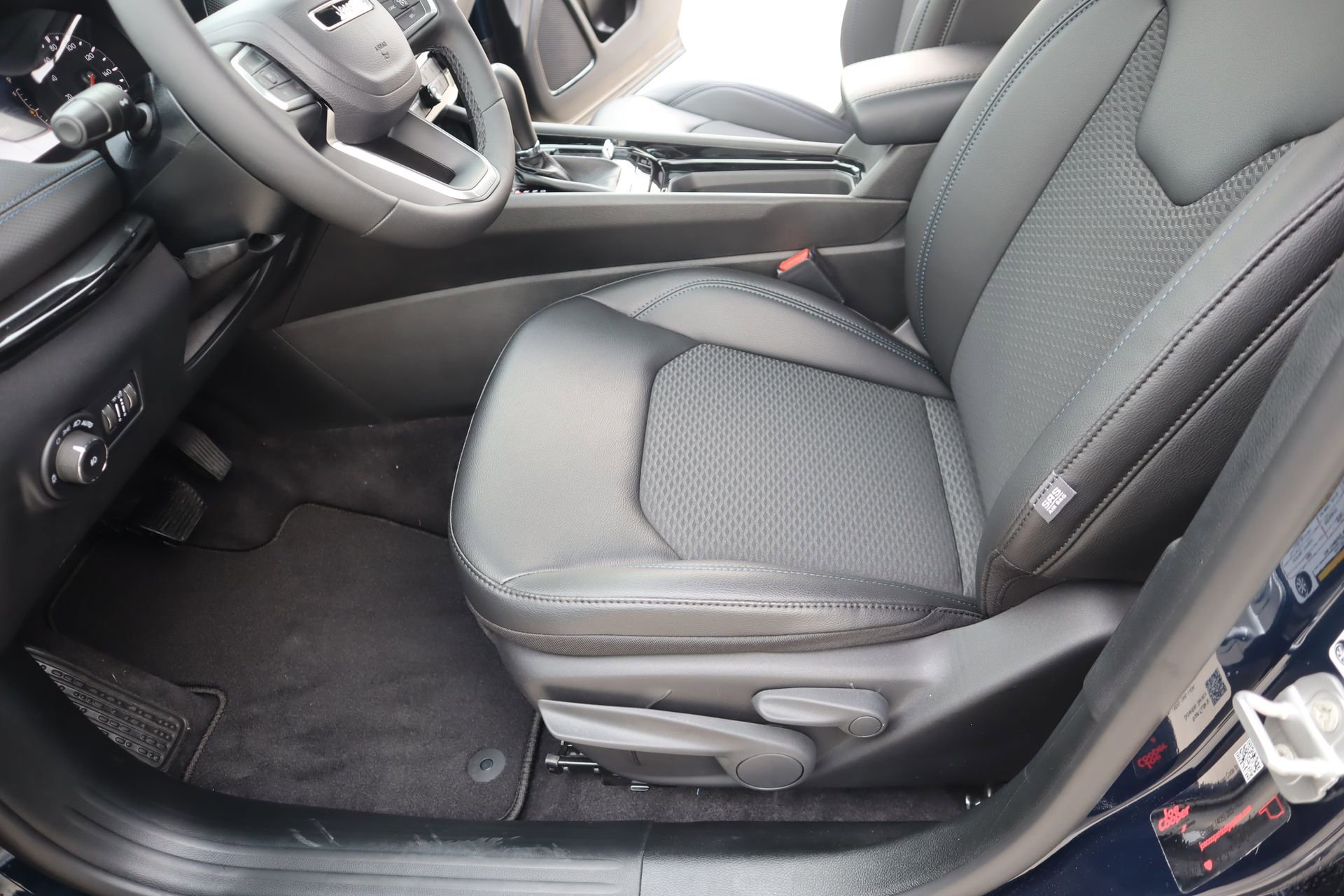 New 2026 Jeep Compass Latitude image 11