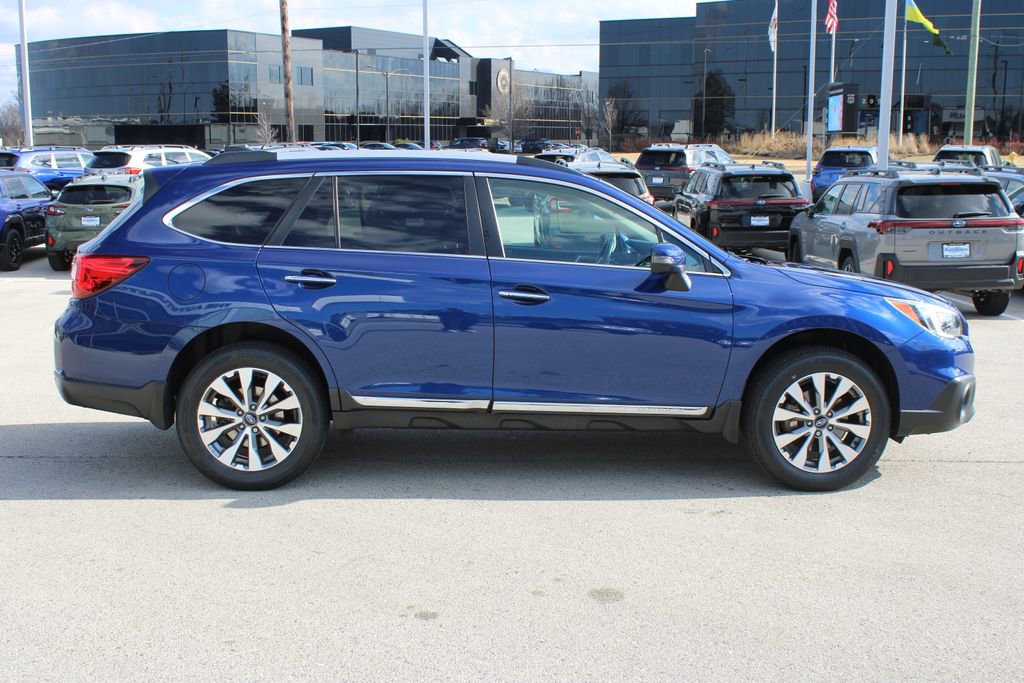 Used 2017 Subaru Outback 3.6R Touring w/ Popular Package #5A image 4