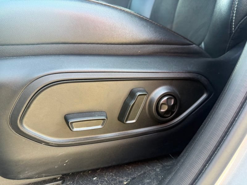 Used 2024 Jeep Grand Cherokee Altitude AWD/4WD image 4