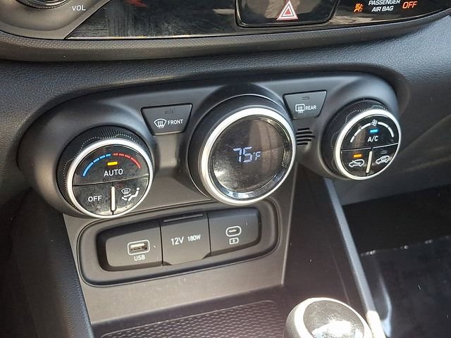 Used 2025 Hyundai Venue SEL FWD image 18