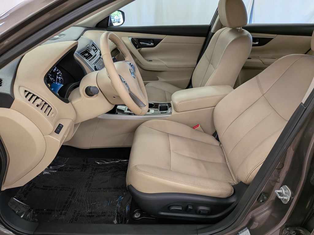 Used 2015 Nissan Altima 2.5 SL w/ Technology Package FWD image 14