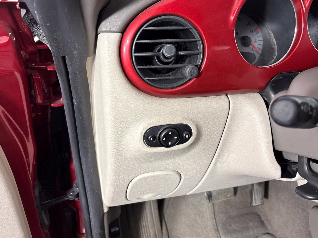 Used 2005 Chrysler PT Cruiser GT FWD image 25