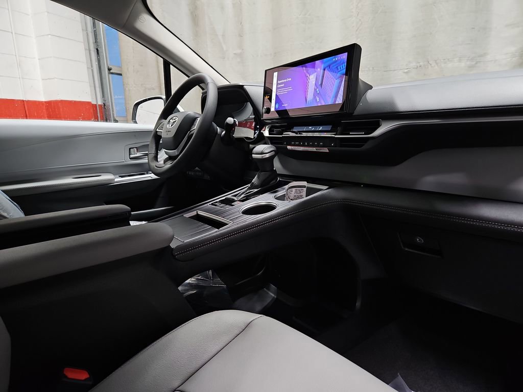 New 2026 Toyota Sienna XLE image 26