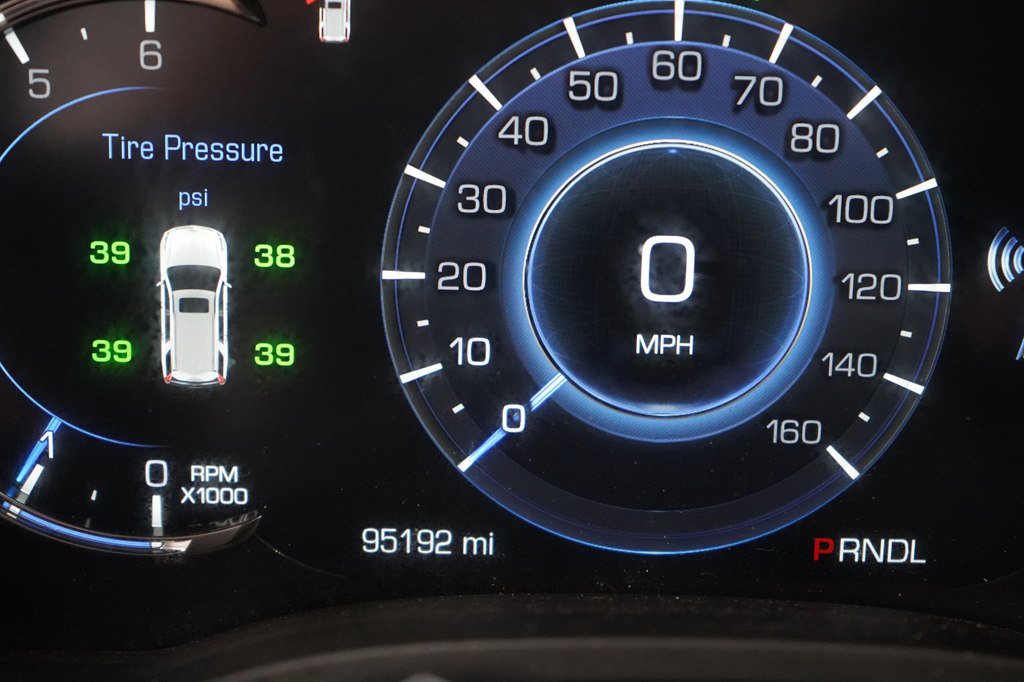 Used 2020 Cadillac Escalade Premium Luxury RWD image 37