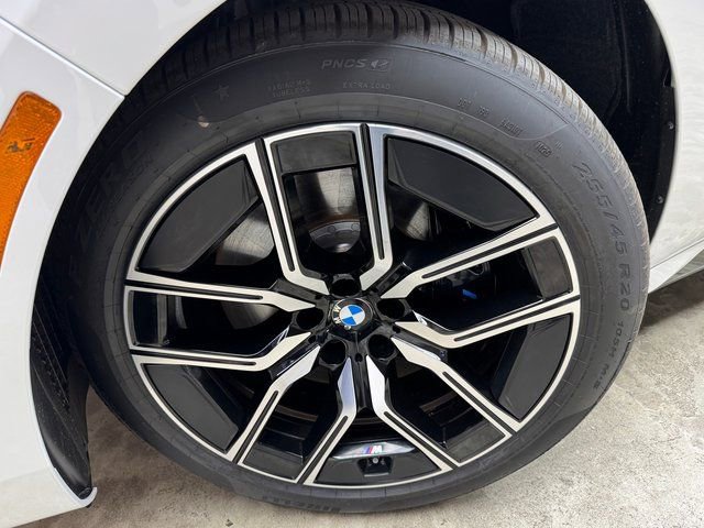Used 2026 BMW 740i xDrive w/ Executive Package image 29
