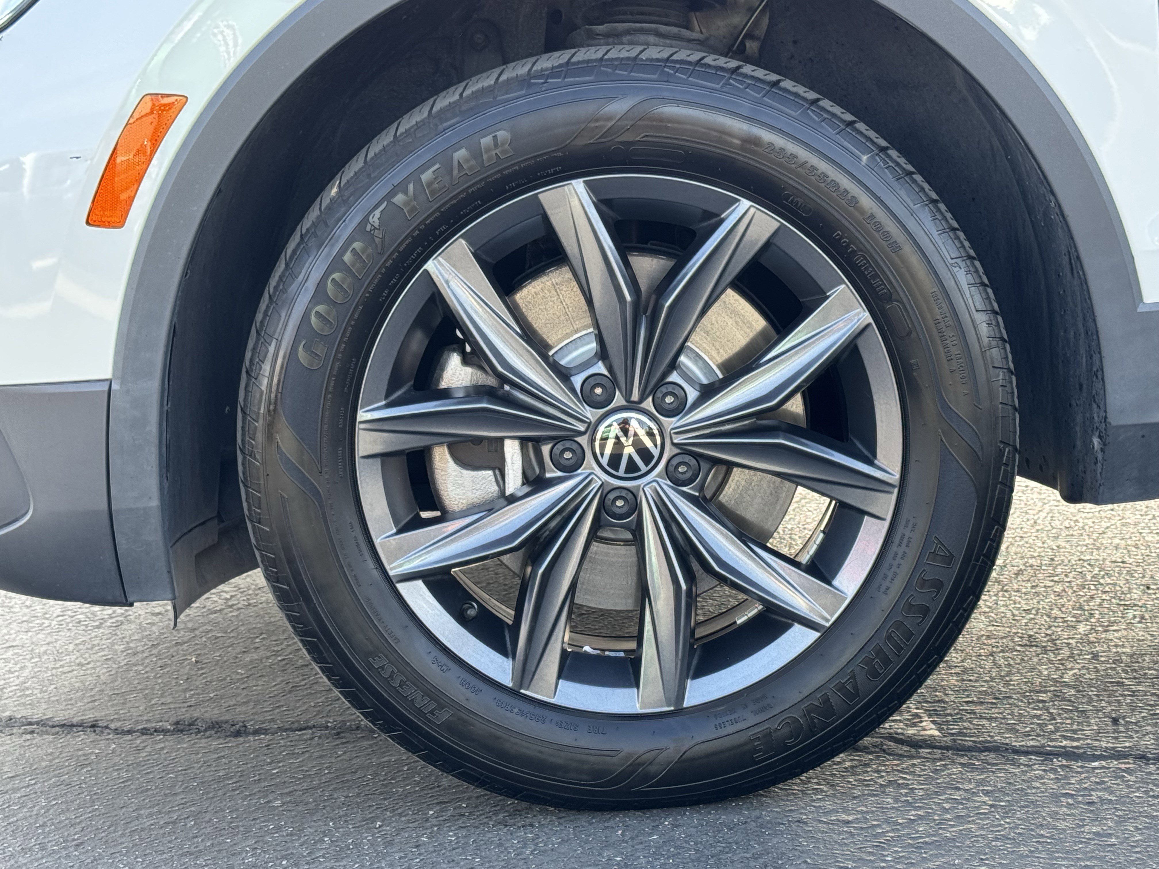 Certified 2023 Volkswagen Tiguan SE w/ Panoramic Sunroof Package image 12