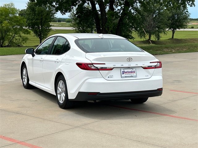 Used 2025 Toyota Camry LE image 6