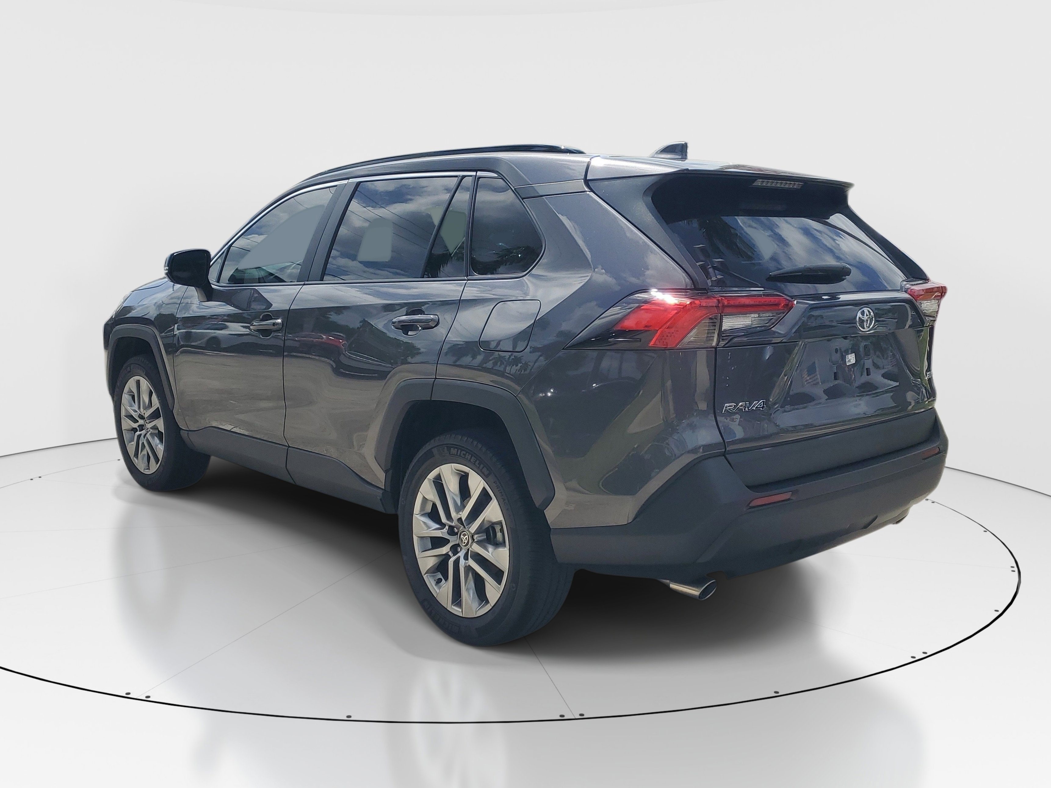 Certified 2023 Toyota RAV4 XLE Premium FWD image 5