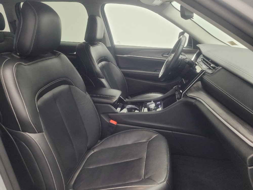 Used 2022 Jeep Grand Cherokee Limited image 21