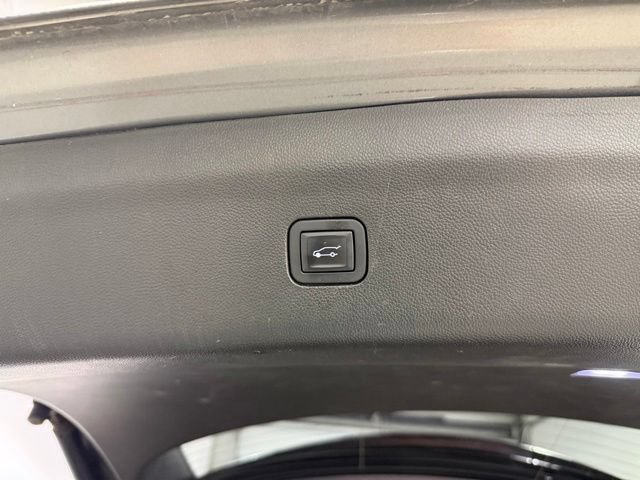 Used 2018 Buick Enclave Avenir w/ Avenir Technology Package FWD image 9
