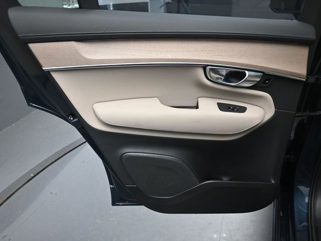 Used 2025 Volvo XC90 B5 Plus w/ Protection Package image 23