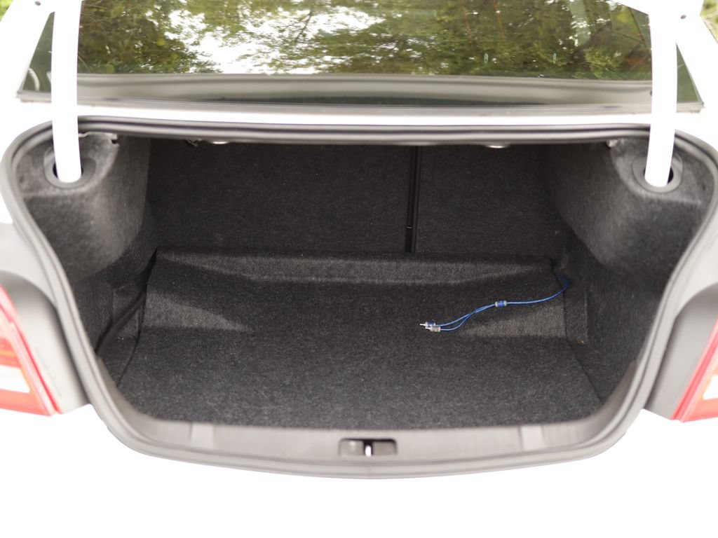 Used 2015 Buick LaCrosse Premium w/ Driver Confidence Package #1 FWD image 29