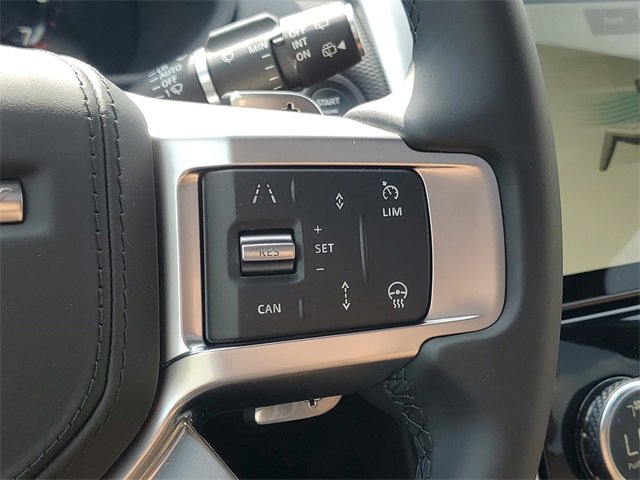 Used 2024 Land Rover Discovery Dynamic SE image 27