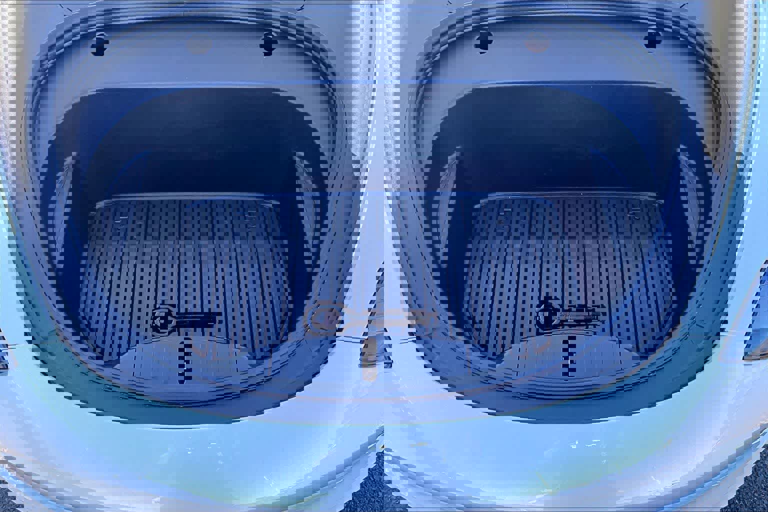 Used 2023 Tesla Model 3 Standard Range image 9