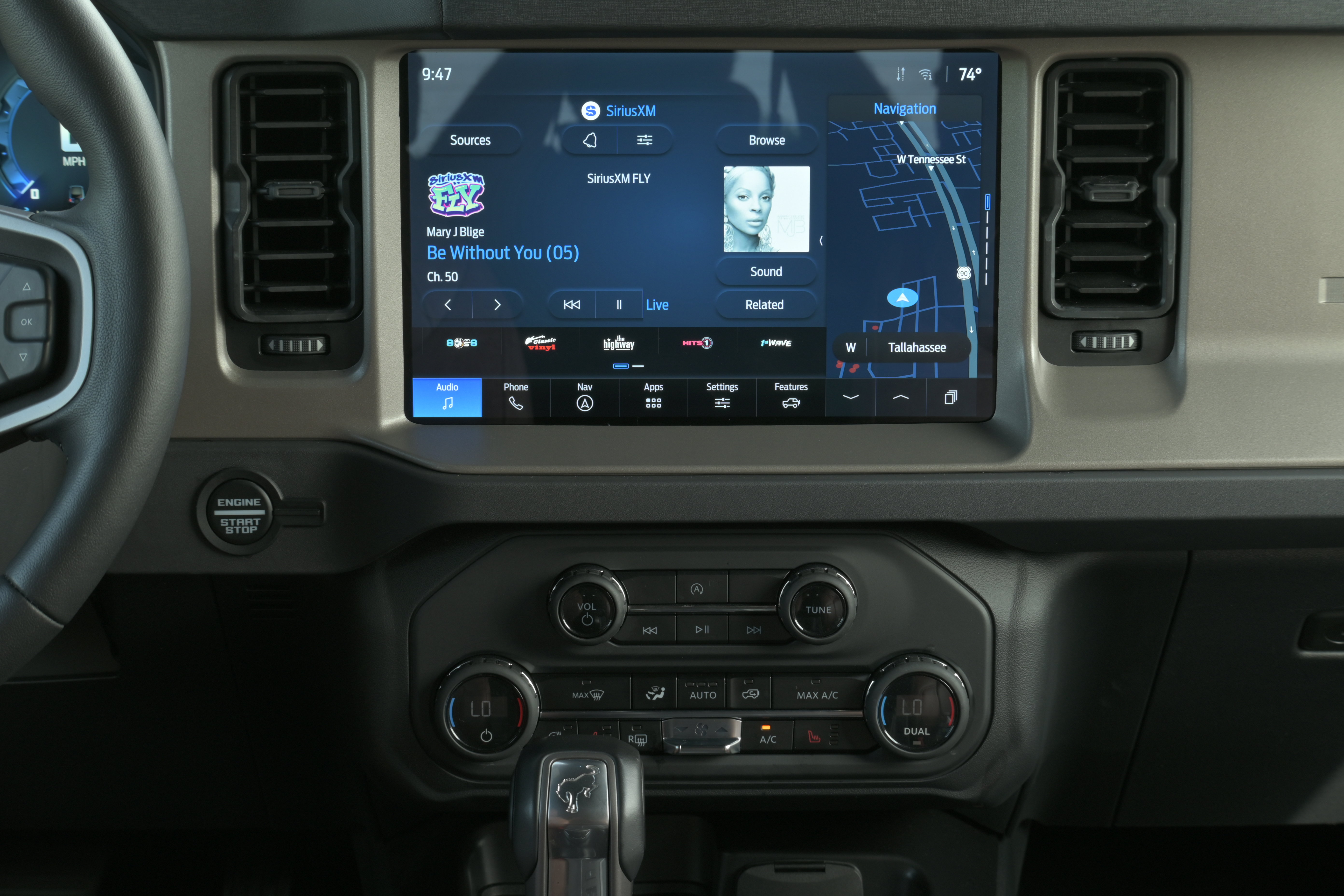 Used 2025 Ford Bronco Outer Banks AWD/4WD image 14