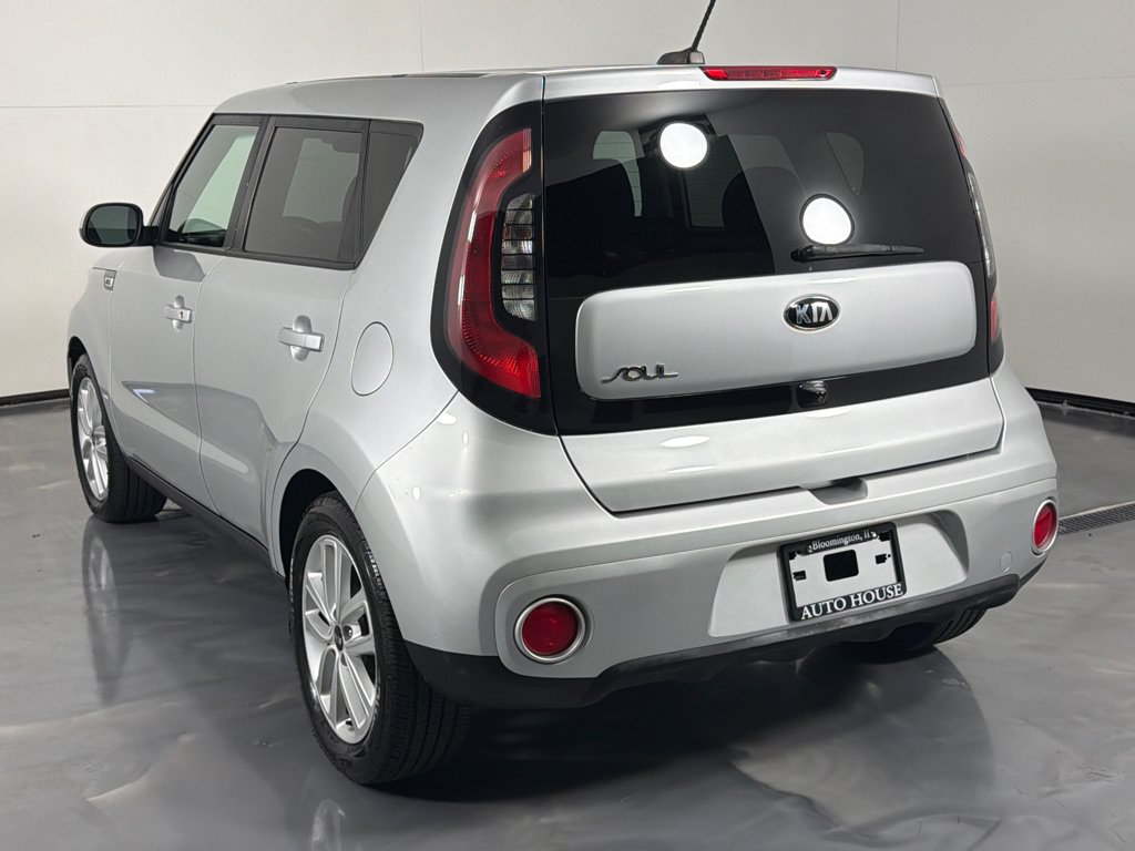 Used 2018 Kia Soul + FWD image 7