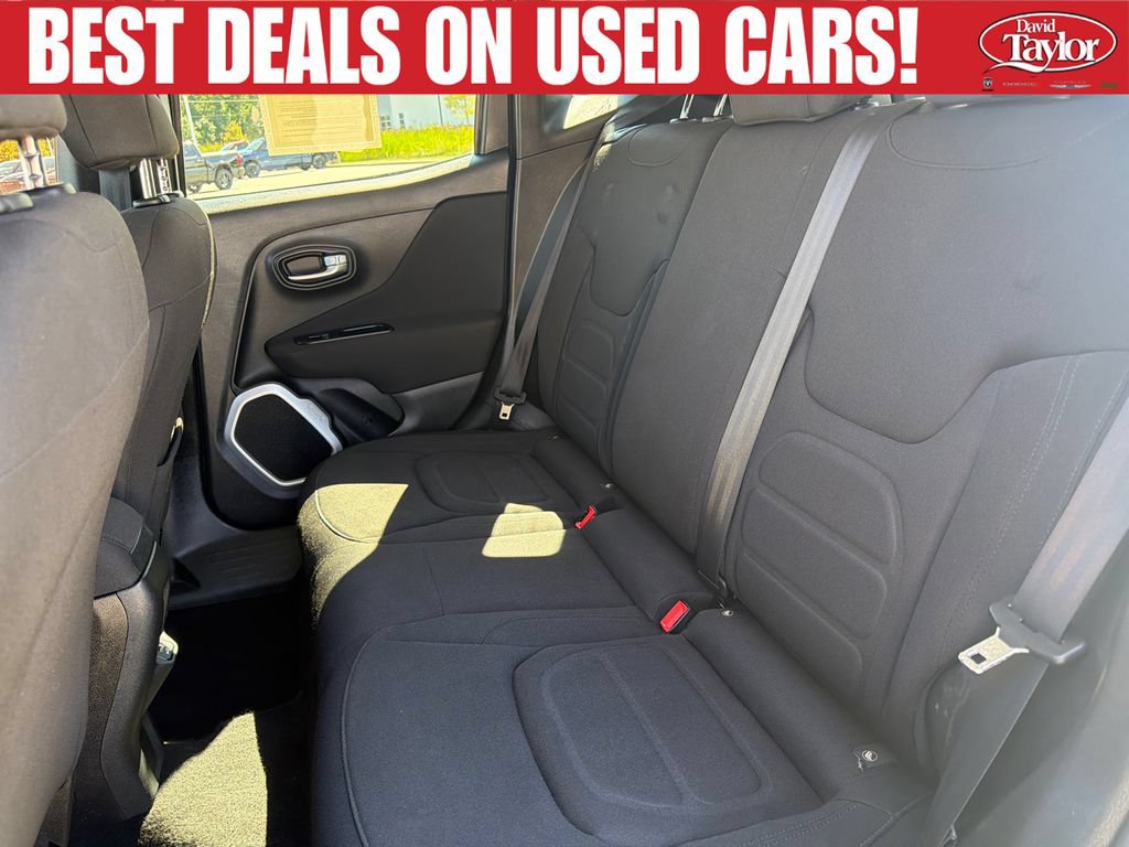 Used 2018 Jeep Renegade Latitude FWD image 20