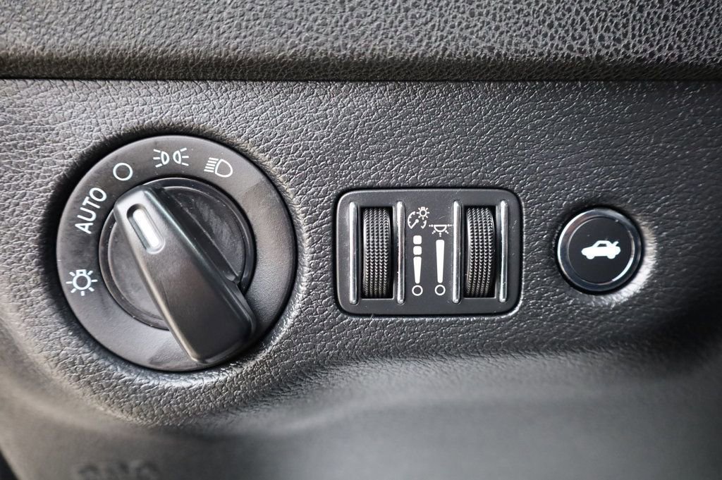 Used 2022 Dodge Charger SXT w/ Leather Interior Group image 34