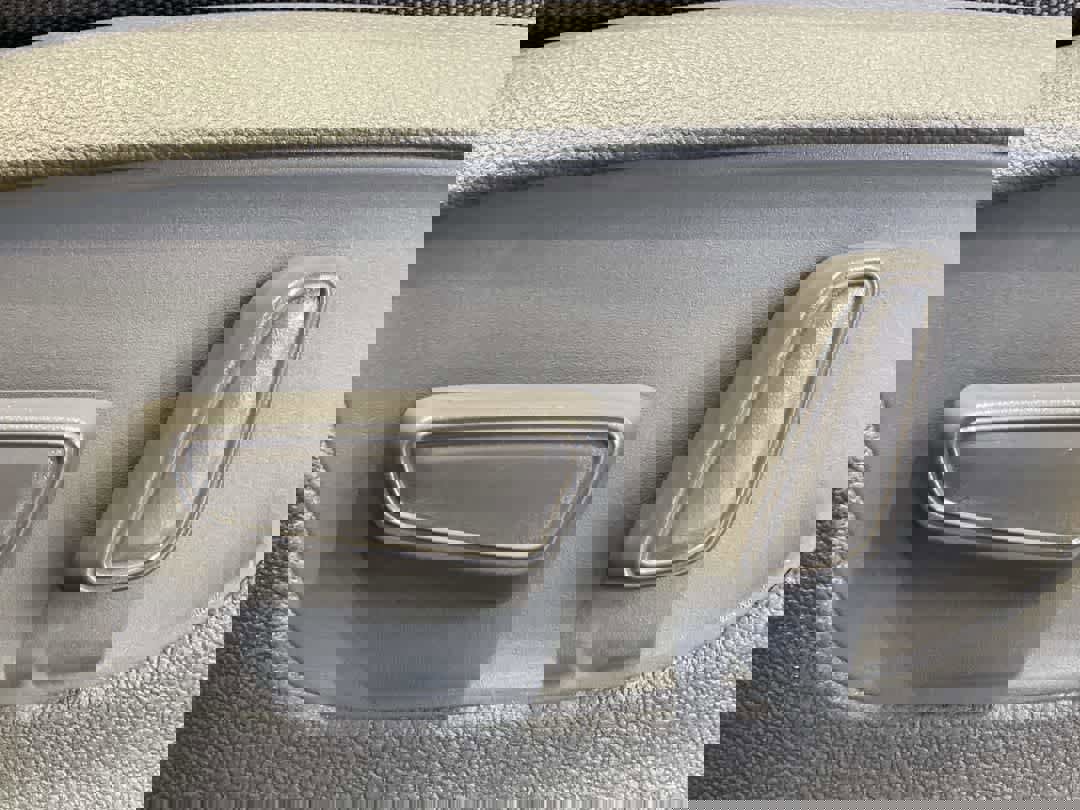 Used 2023 Toyota Highlander L image 14