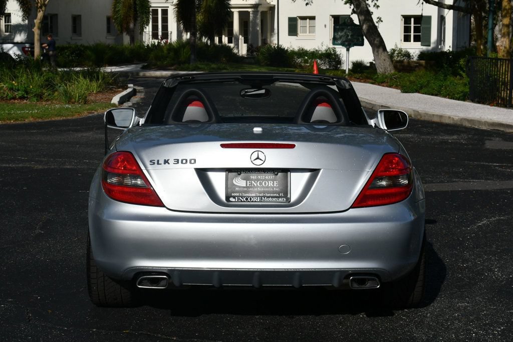 Used 2009 Mercedes-Benz SLK 300 image 5