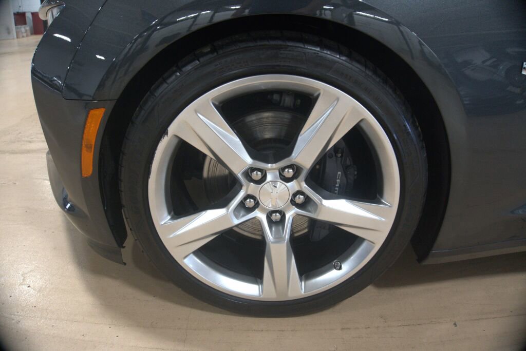 Used 2016 Chevrolet Camaro SS RWD image 31