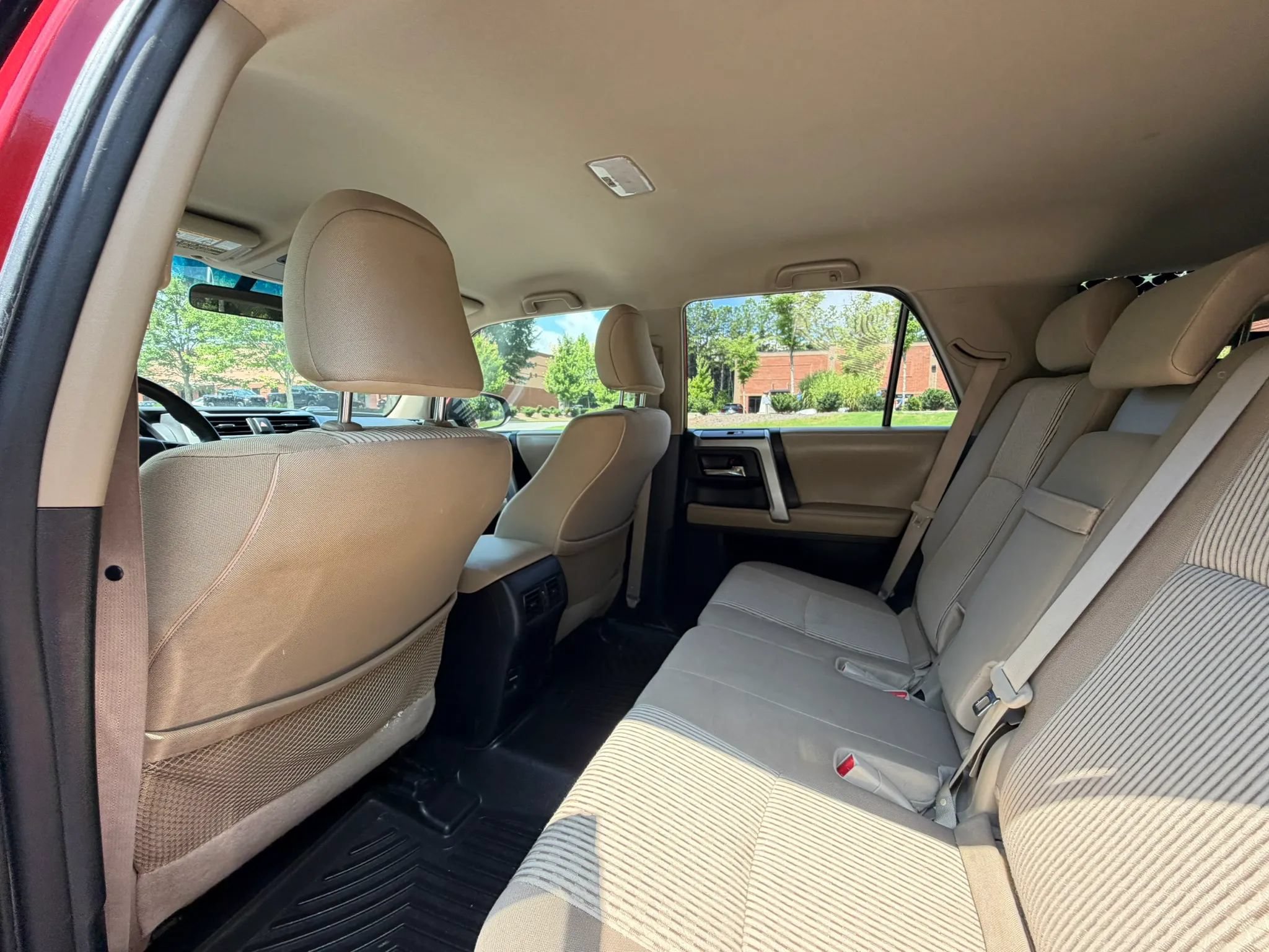 Used 2016 Toyota 4Runner SR5 AWD/4WD image 17