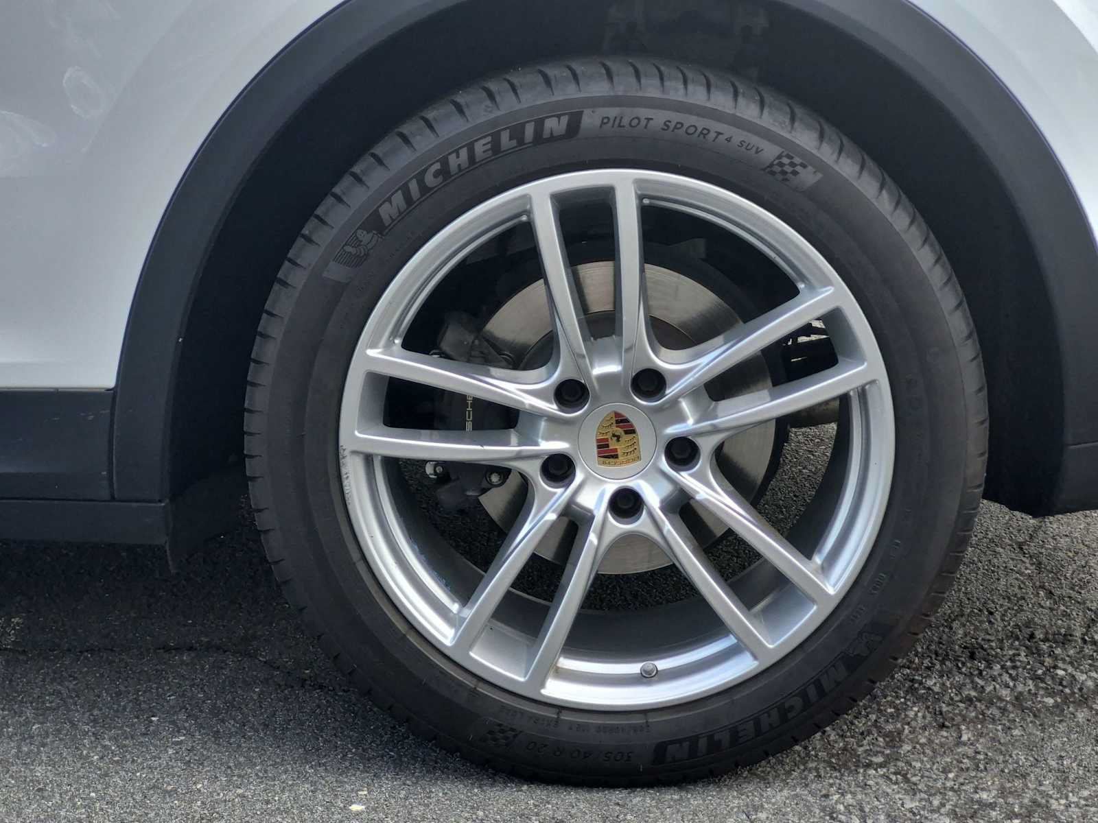 Used 2019 Porsche Cayenne AWD/4WD image 14