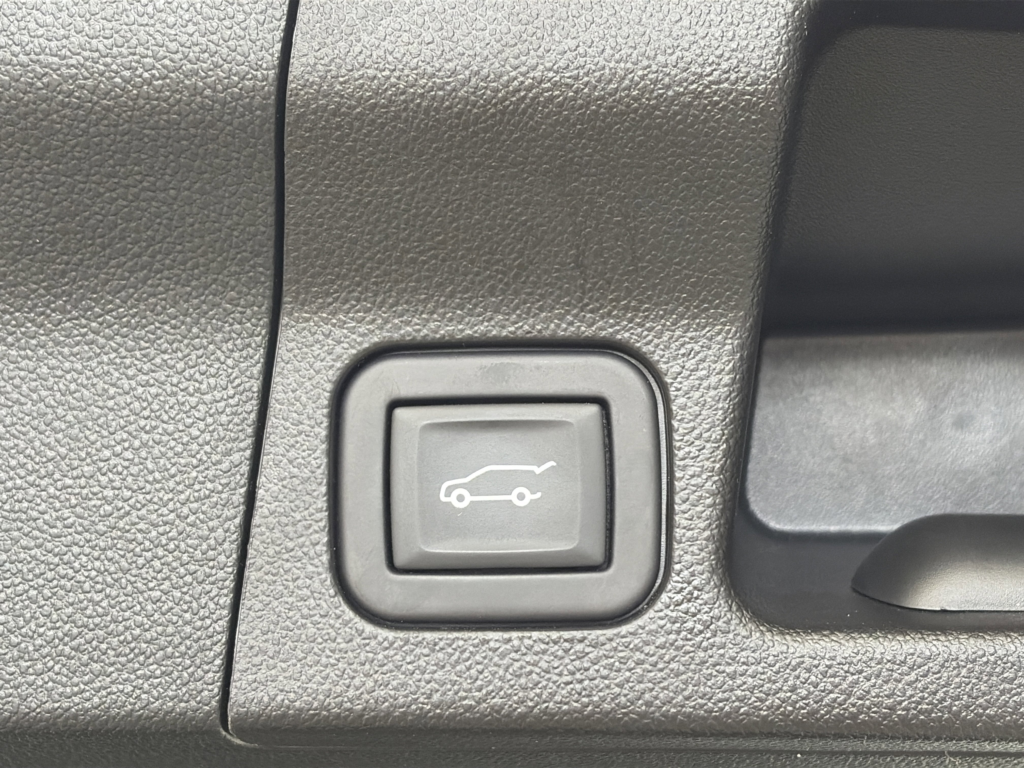 Used 2023 GMC Acadia AT4 AWD/4WD image 16