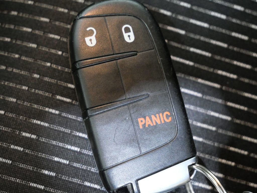 Used 2020 Dodge Journey SE w/ SE Popular Equipment Group image 28