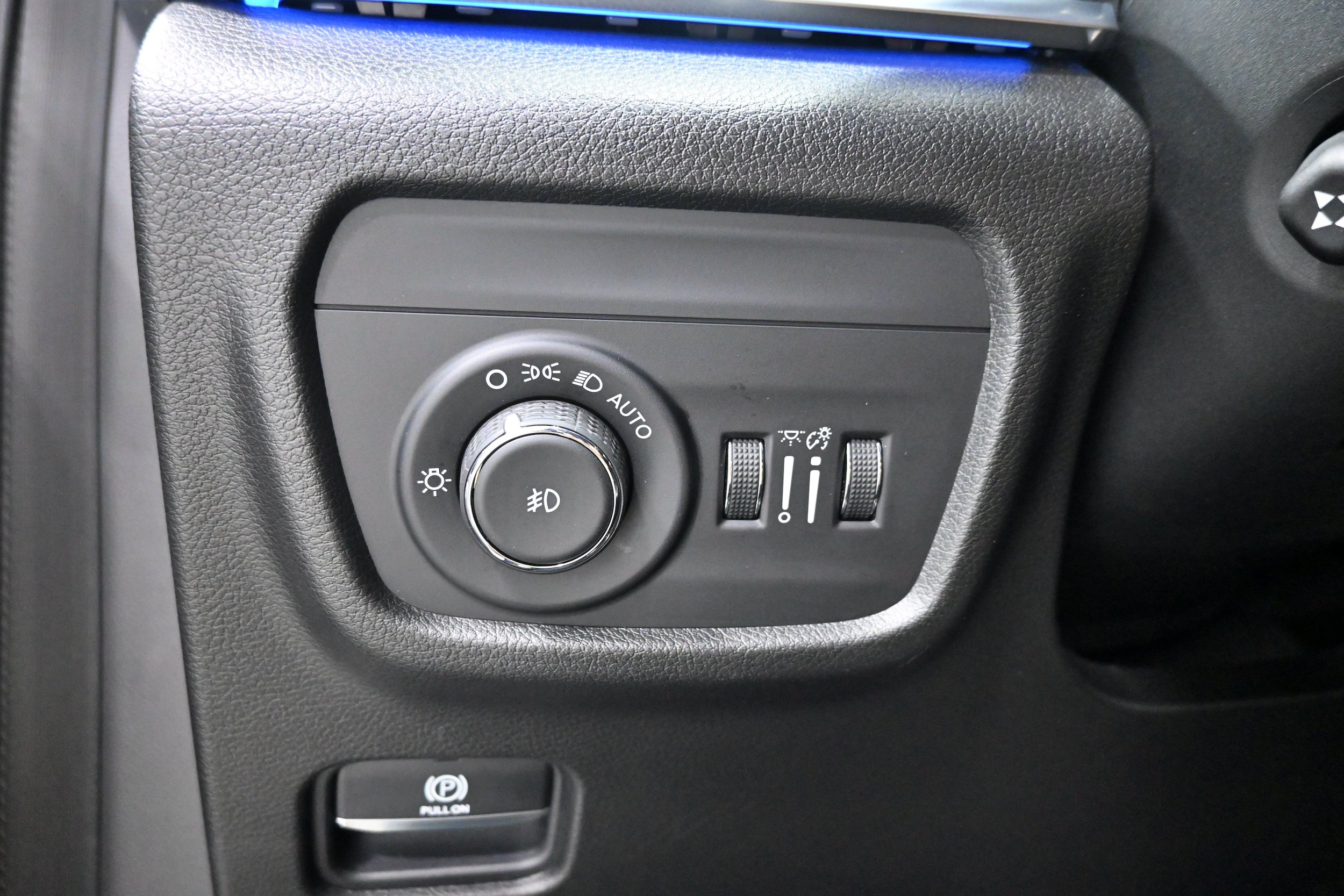 Used 2021 Jeep Grand Cherokee L Overland w/ Luxury Tech Group IV AWD/4WD image 9